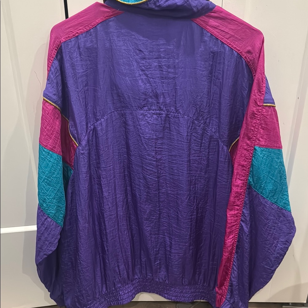 Retro light windbreaker with flower stitch designs. Perfect for spring! - Picture 3 of 3